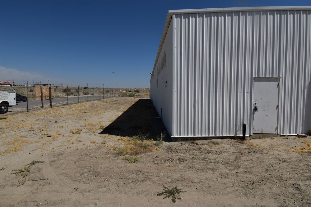 DESERT SHORES COMMERCIAL BUILDING: 3844 Scott Dr, Thermal, CA 92274